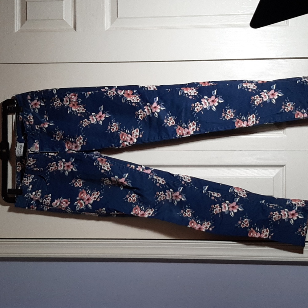 Aeropostale Ashley Super Skinny floral jeans